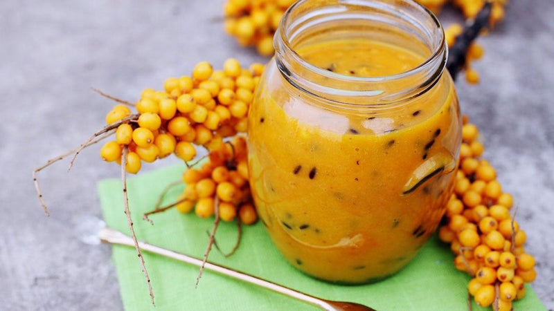 Miere cu cătină, un elixir al sănătăţii, un leac universal.